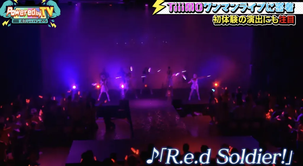 演者が自分で演じるグラフィックポイのLED演出