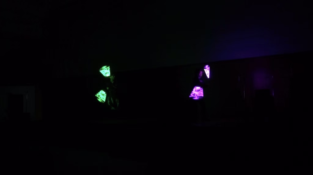 LEDパフォーマンスオープニング