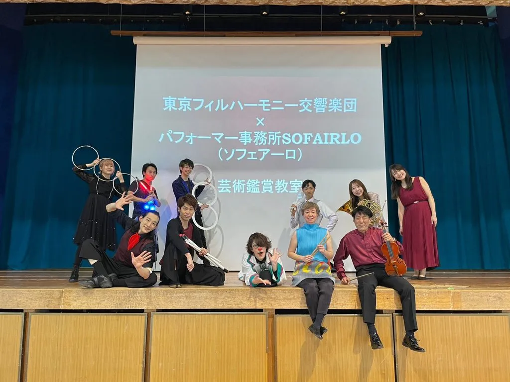 登野城小学校での芸術鑑賞教室に出演したメンバー