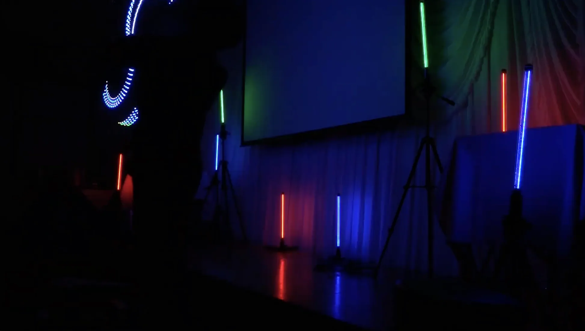 OKIアイディエス様10周年記念で行われたのLEDパフォーマンス(ブゲン)