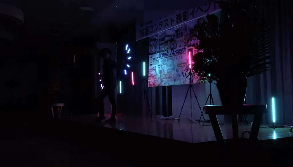 拡販イベントでLEDパフォーマンスを披露するIke