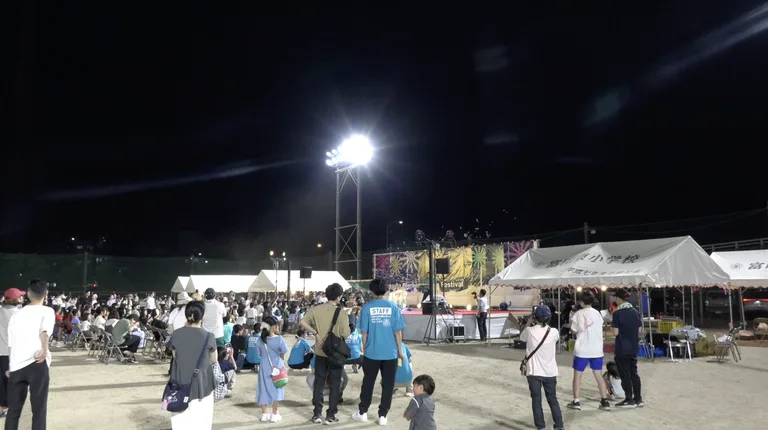 夏祭りでの光のショーの出演事例